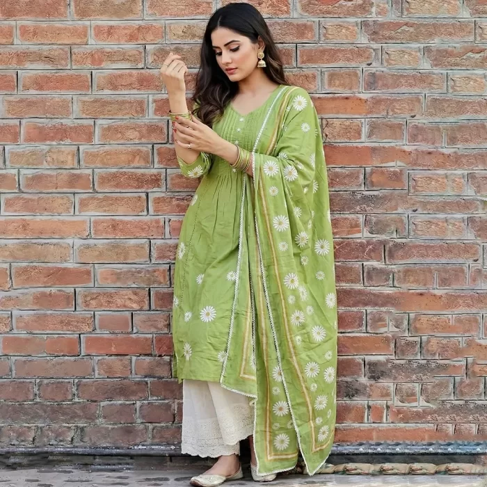 T-shirt with contrasting slogan